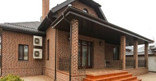 Строительство домов из кирпича с мансардой в Уссурийске | от 3629 рублей